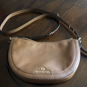 Micheal Kors Camden Crossbody